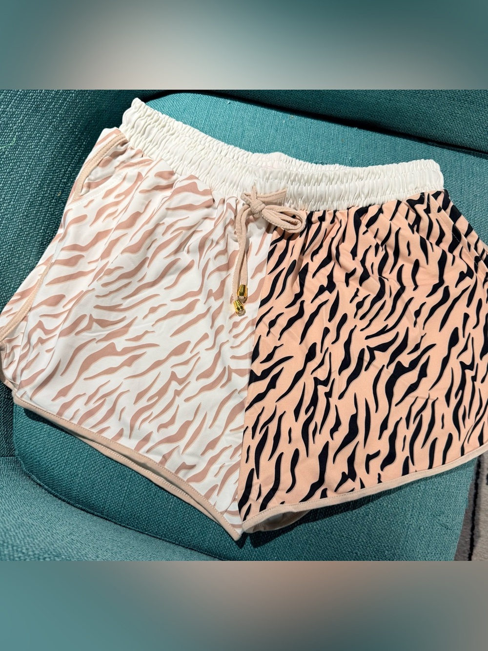 NWT JESS LEA STAY WILD TIGER DRAWSTRING SHORTS, X-LARGE